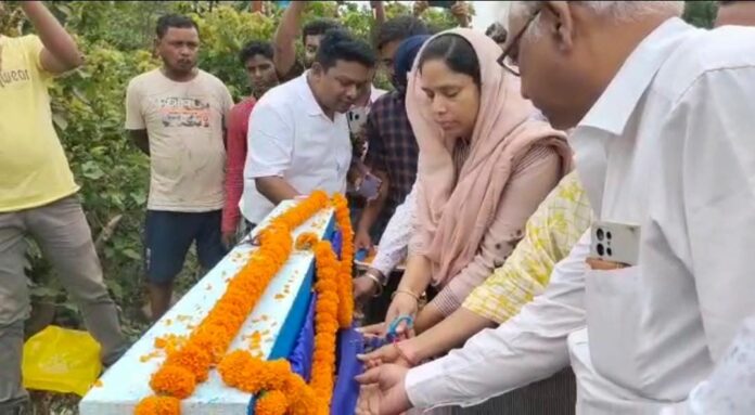 বাঙ্গিটোলা জোতকস্তুরী এলাকায় ভাঙ্গন রুখতে, ভাঙ্গন প্রতিরোধ কাজের শুভ সূচনা হল।