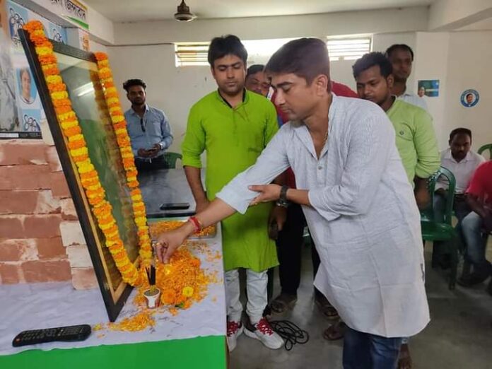 রবীন্দ্রনাথ ঠাকুরের জম্মজয়ন্তী পালন করল, মানিকচক ব্লক তৃণমূল কংগ্রেস কমিটি।