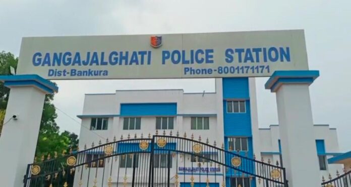 তোলা না দেওয়ায় বেসরকারি কারখানার আধিকারিককে রাস্তায় ফেলে ব্যাপক মারধর, গ্রেফতার তিন তৃনমূল কর্মী