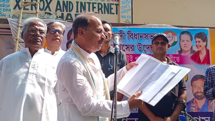 কান্দি থেকে সাটুই পর্যন্ত রাস্তা নির্মাণের দাবিতে পদযাত্রা করলেন প্রদেশ কংগ্রেস সভাপতি অধীর রঞ্জন চৌধুরী